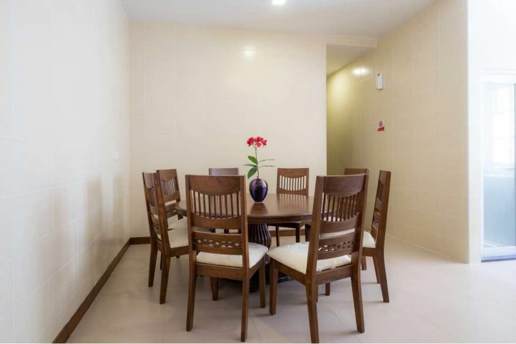 6, Persiaran Tanjung Bunga 3 Villa Бату Феринги Екстериор снимка