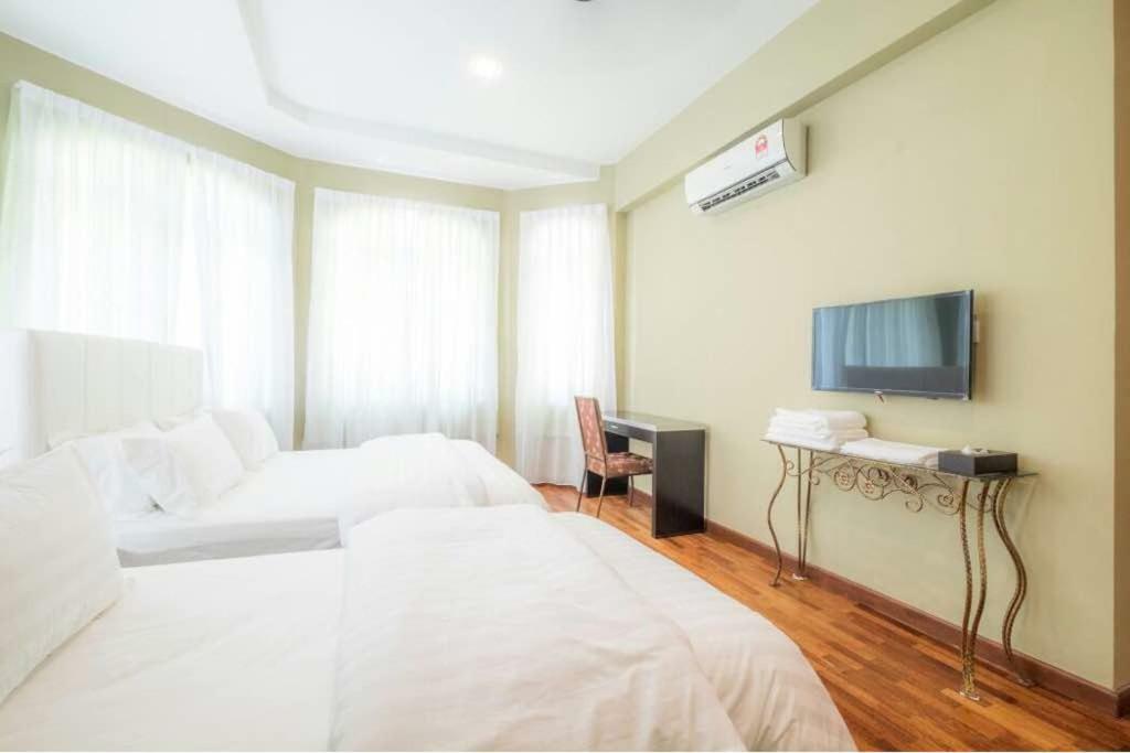 6, Persiaran Tanjung Bunga 3 Villa Бату Феринги Екстериор снимка