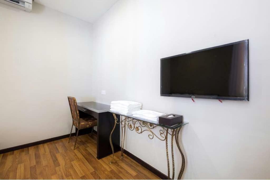 6, Persiaran Tanjung Bunga 3 Villa Бату Феринги Екстериор снимка